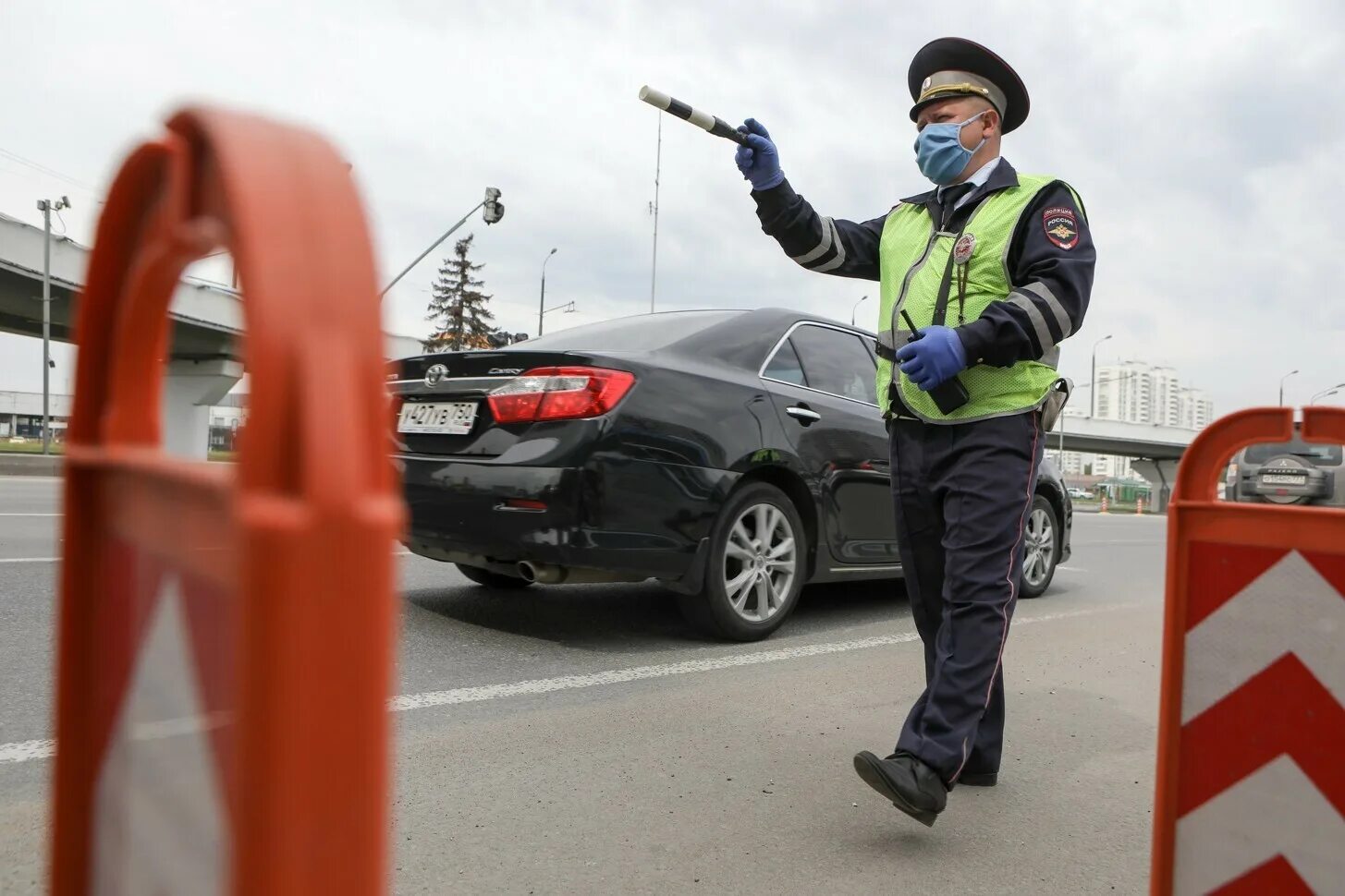 Вводятся новые правила. Штраф автомобилистам. Автомобильные штрафы. Штрафы для водителей. Дорожная полиция.