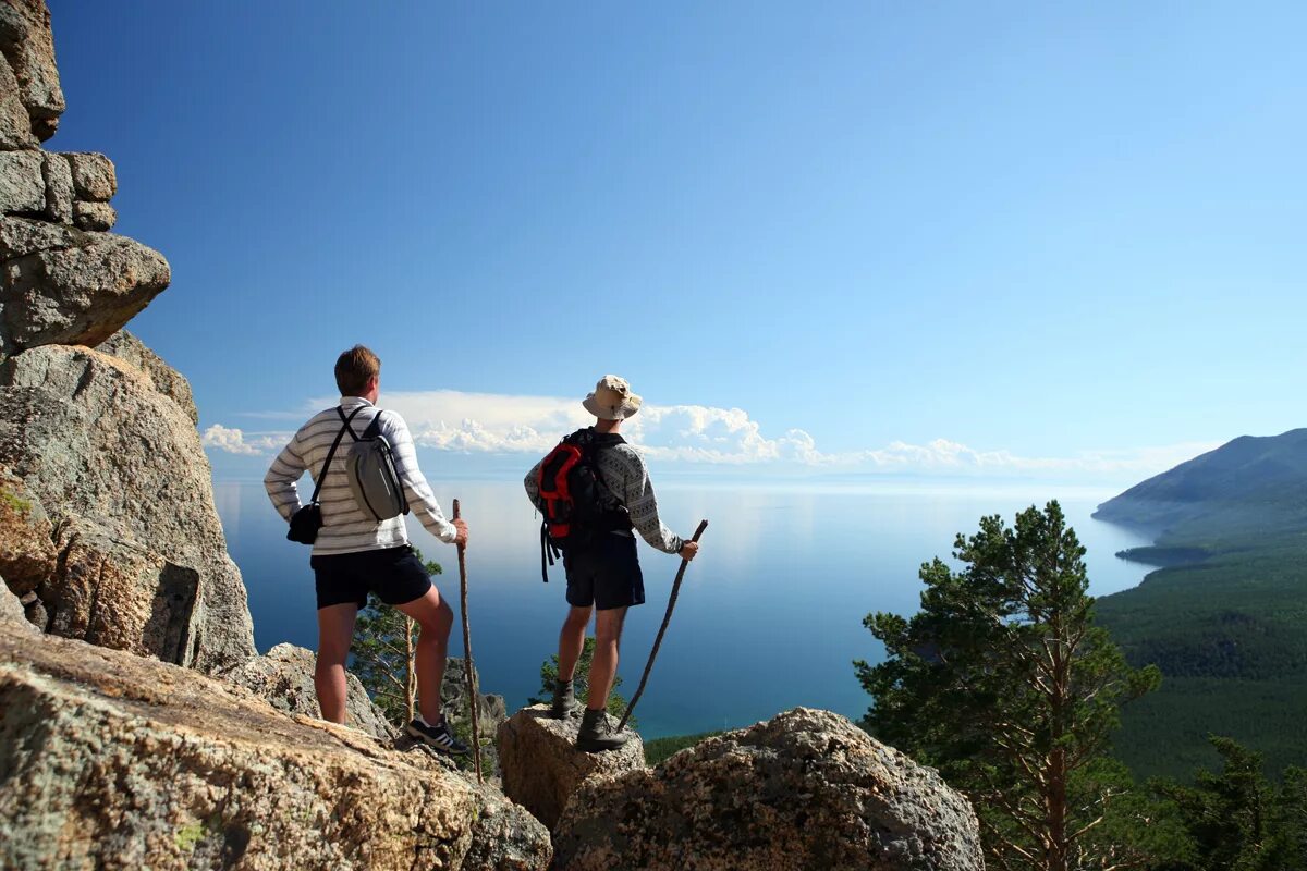 Start tourist. Горный треккинг Байкал. Озеро Байкал туристы. Рекреационный туризм. Экологический туризм.