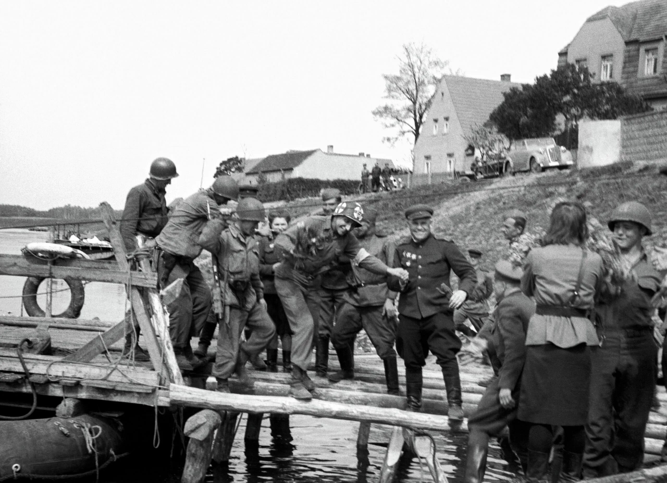 Битва на эльбе. Река эльба встреча союзников. 5 апреля 1945 г. – встреча советских и американских войск на реке эльбе. эльба 1945. торгау 1945.