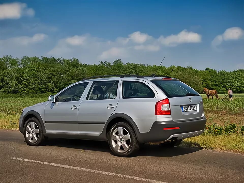 Skoda Octavia Scout 2010. Шкода Скаут 2012.