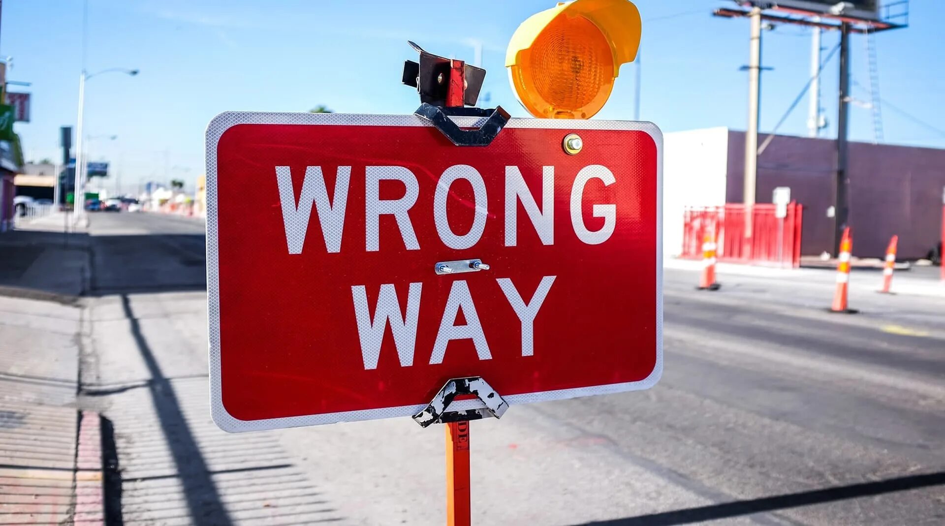 Wrong way перевод. Mistake картинка. avoid картинки. wrong way. work on mistakes.