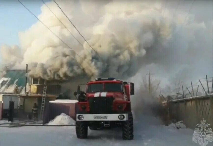 Пожар в Белогорске. Белогорск сгорел дом. Белогорск пожар по улице свободная. Недавние пожары города Белогорск.