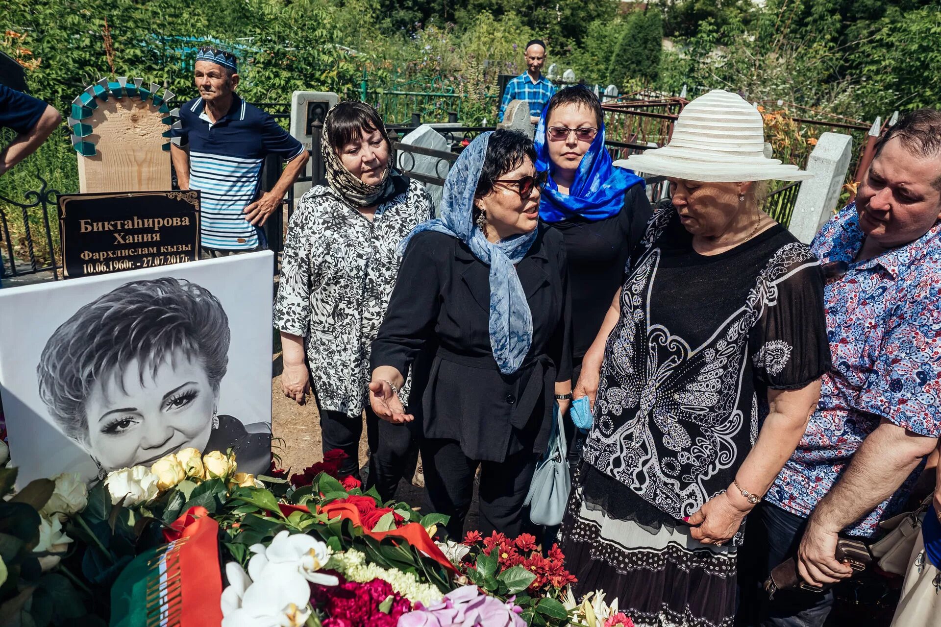 Ставлю ее на второе место после матери": в день рождения Хании Фархи поклонники 