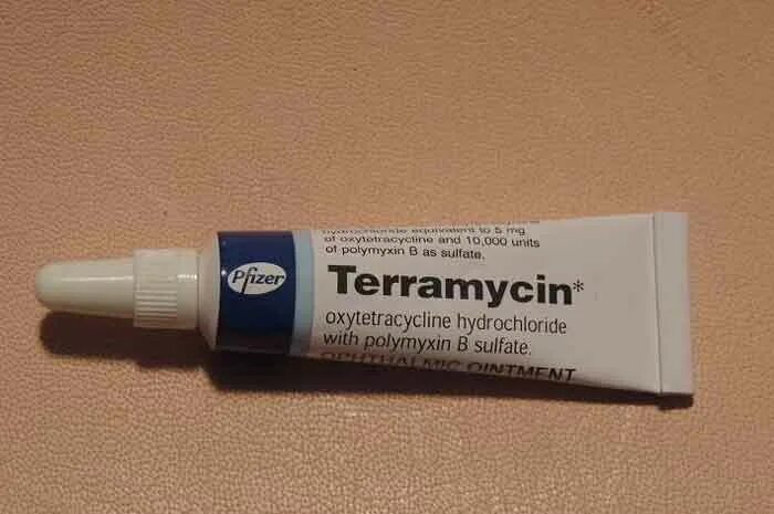Террамицин мазь. Террамицин глазная мазь. террамицин мазь турция. terramycin мазь для человека. террамицин мазь для глаз для людей.