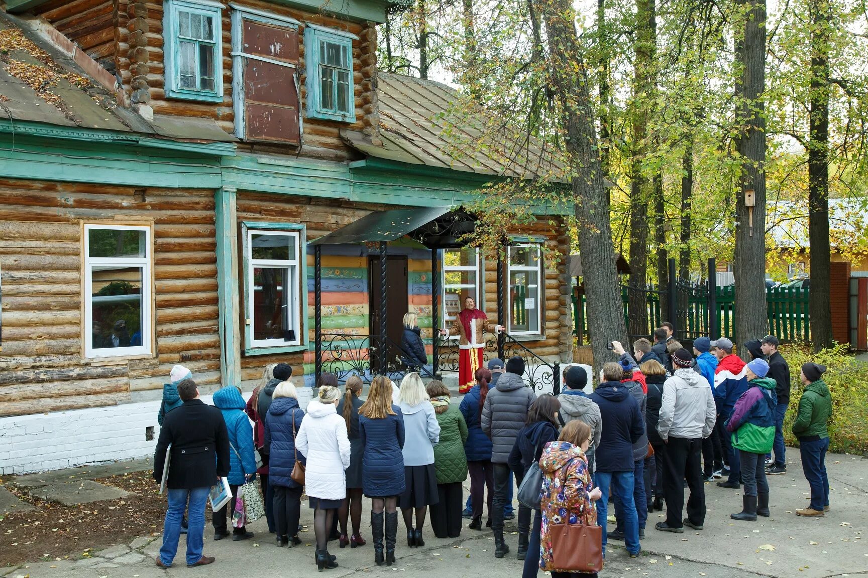 Группа 13 музей русского. Сарапул музей Мощевитина. Дом купца Мощевитина Сарапул. Детский музейный центр дача Мощевитина. Дача Мощевитина Сарапул.