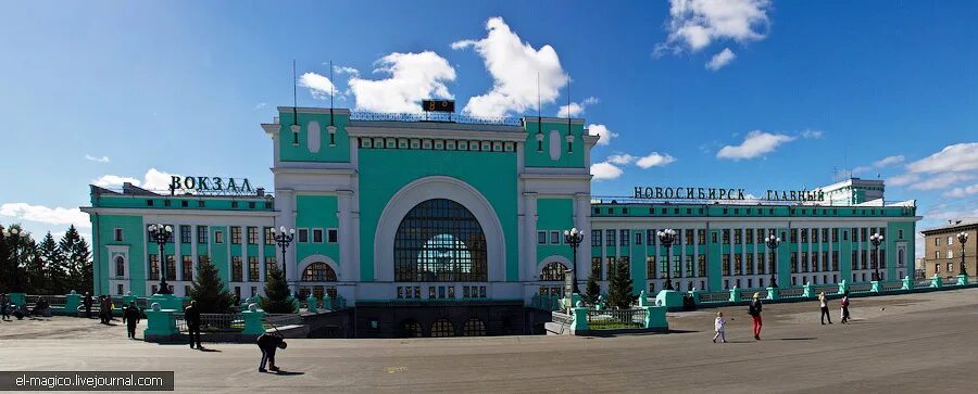 Ж д вокзал новосибирск главный. Главное в новосибирске. Ламбад вокзал новосибирск. Площадь гарина-михайловского в новосибирске. Новосибирск-главный, новосибирск, улица дмитрия шамшурина, 43.
