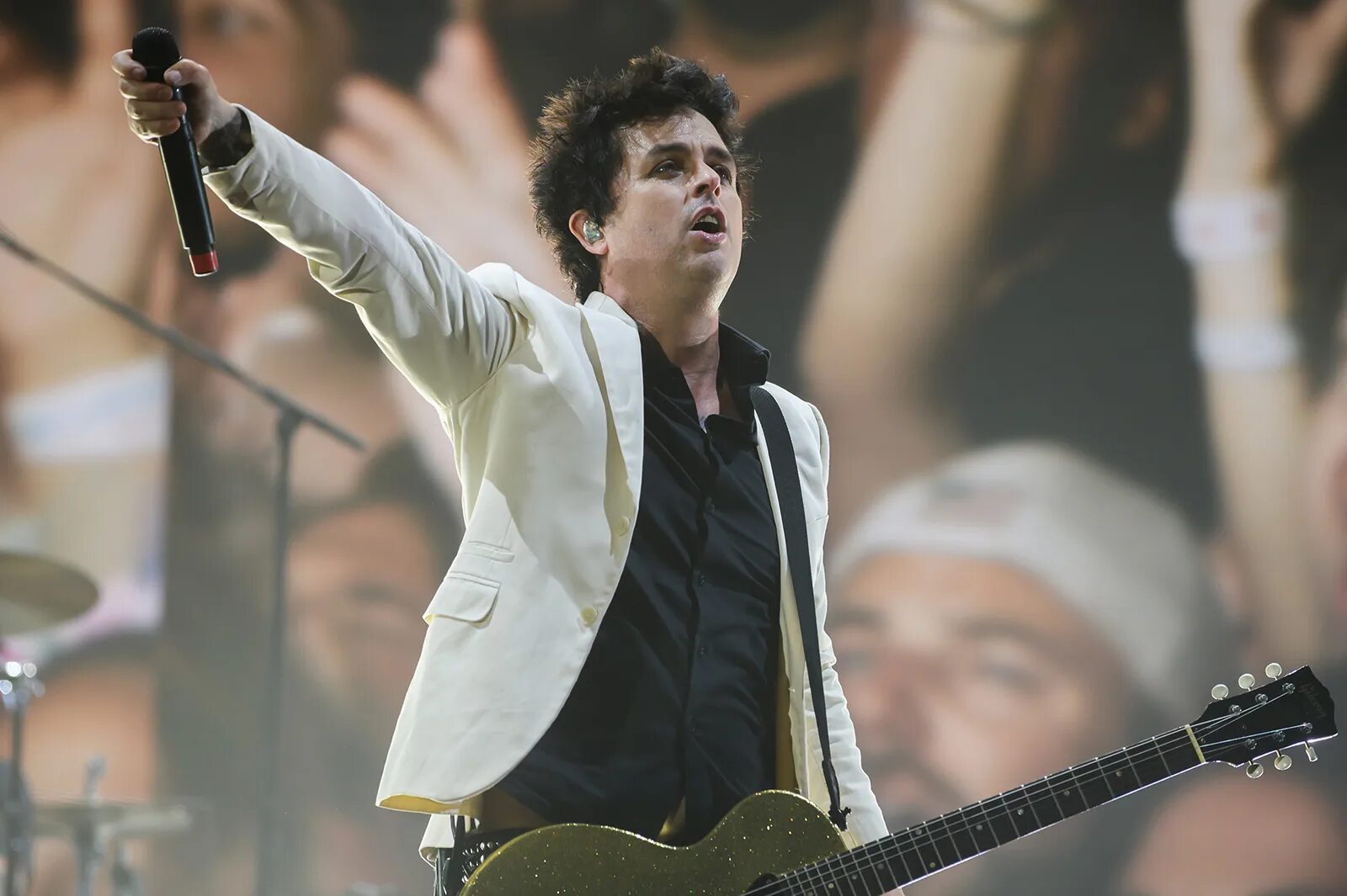 Green day билли джо армстронг. Билли джо армстронг сейчас. Билли джо армстронг сейчас 2022. Green day билли джо армстронг 2022. Green day billie joe armstrong.