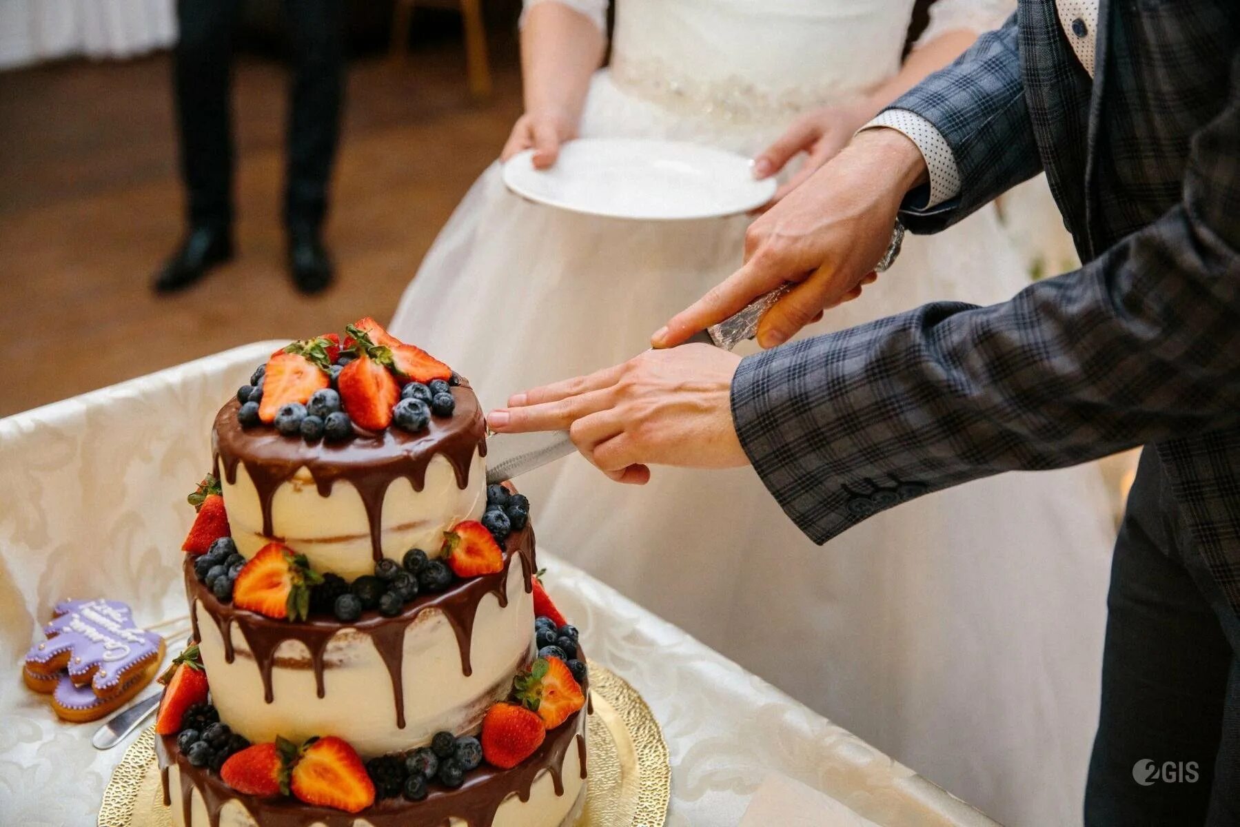 Медовик Набережные Челны кондитерская. Свадебный торт!. Необычный свадебный торт. Оригинальный свадебный торт. Выносят торт