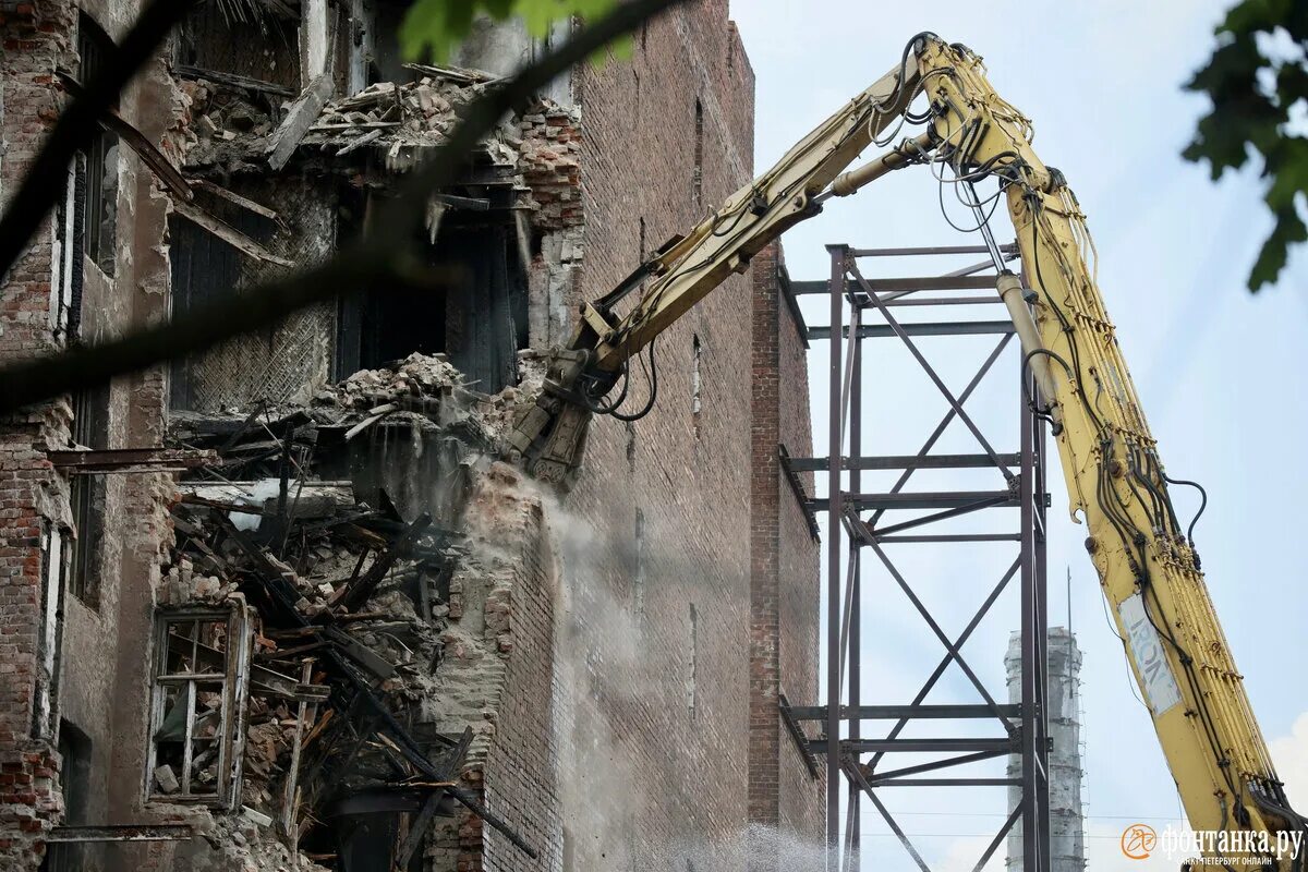 Снос домов 2017. Снос пятиэтажек. Снос здания. Сносят дом. Снос домов 2017.