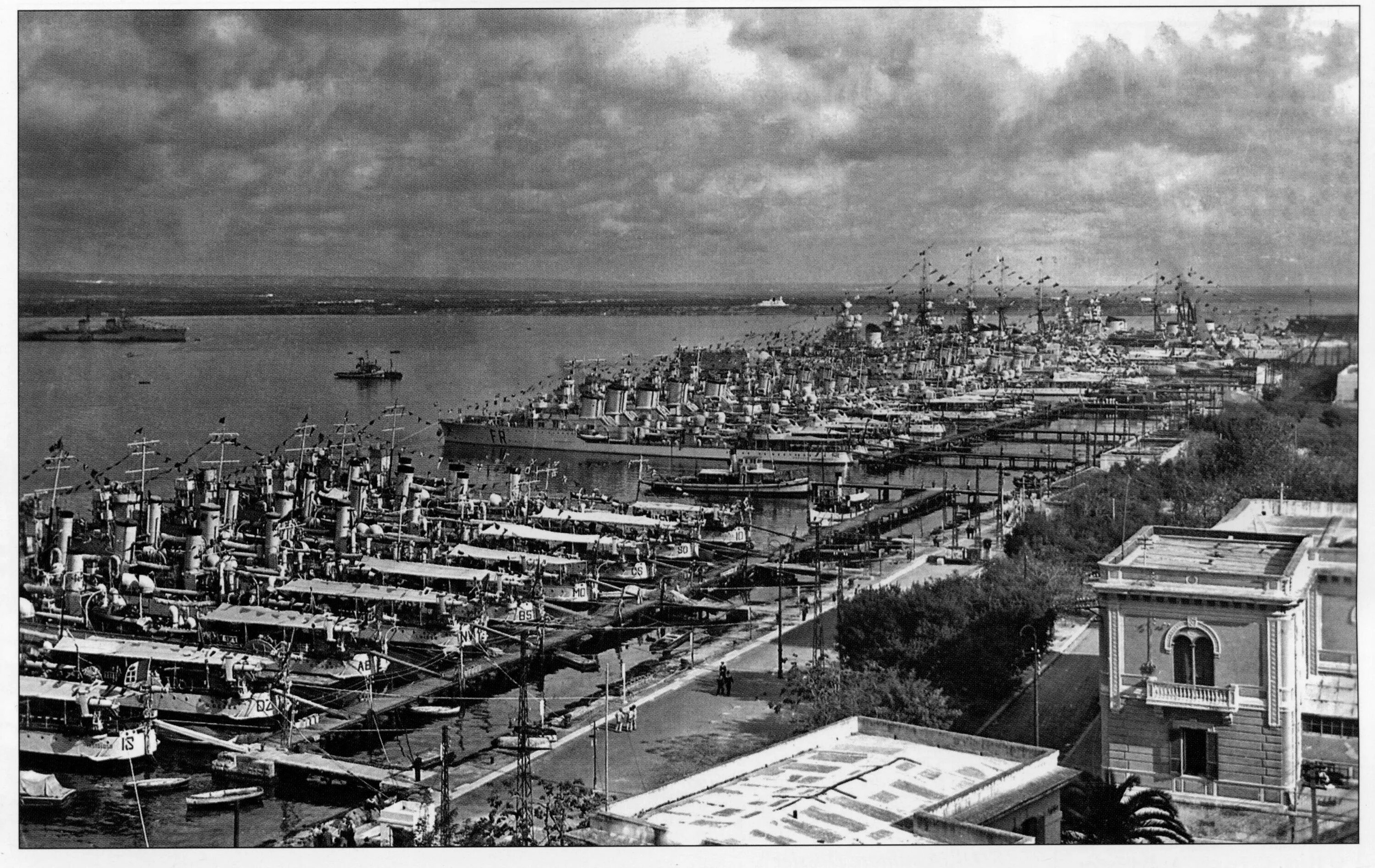 Учрежденная в 1930 году морская. Рабоче-крестьянский красный флот. Балтийский флот 1914-1917. Британский матрос 20 века. Морская пехота 1941.