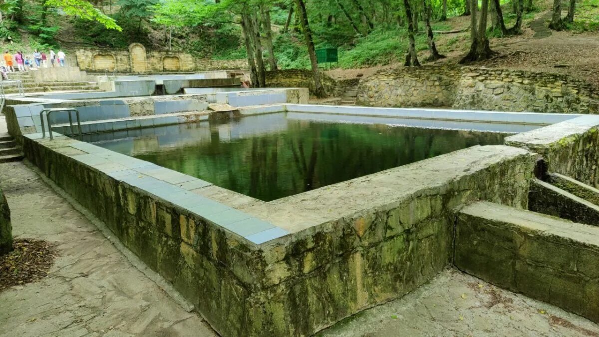 Вода холодный родник. Холодные Родники в Ставрополе корыта. Холодный Родник Ставрополь. Холодные Родники город Ставрополь. Холодные Родники 2022 Ставрополь.