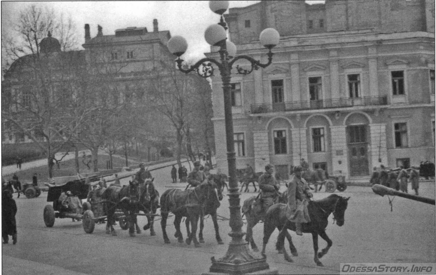 10 апреля 1944 года. Одесса 10 апреля 1944 года. город герой одесса освобождение. освобождение одессы вов. одесса город герой 1945.