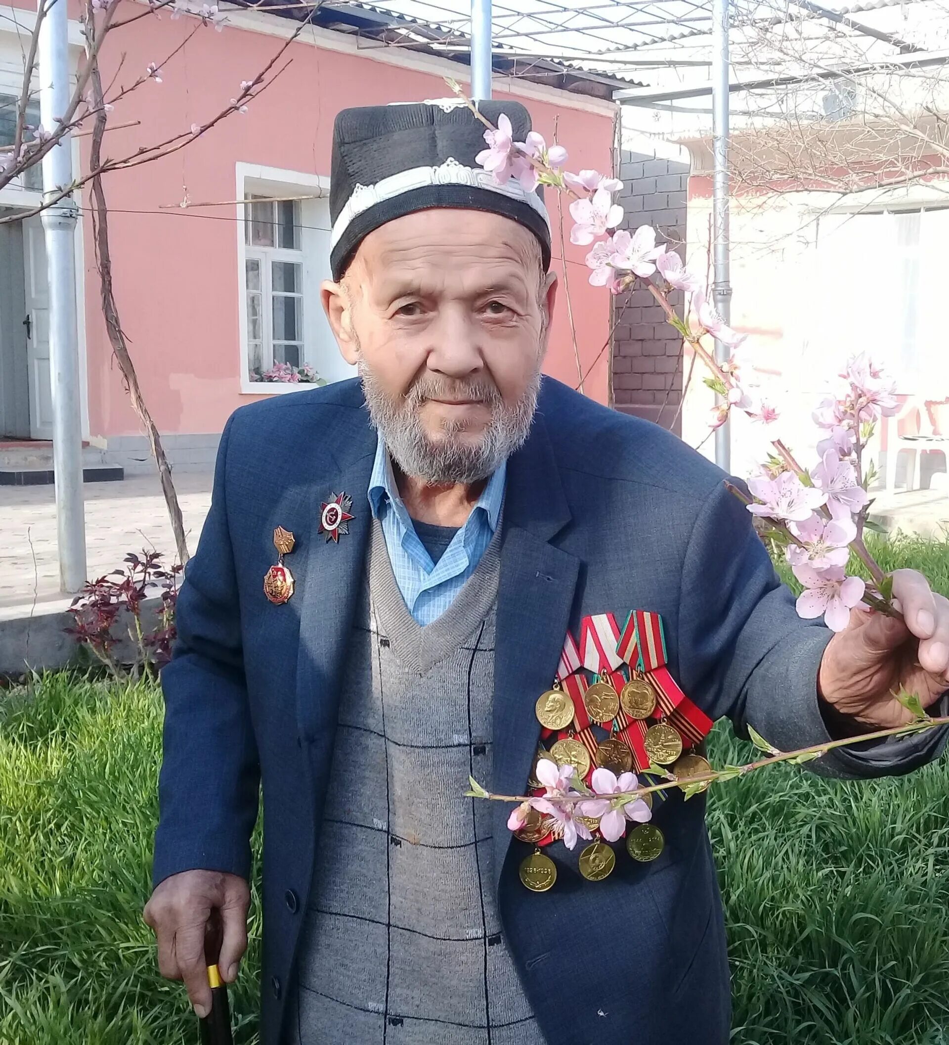 Таджики в великой отечественной войне. Атахон Сайфуллоев. Ветераны таджики. Ветераны Великой Отечественной войны Таджикистана. Участник ВОВ Таджикистан.