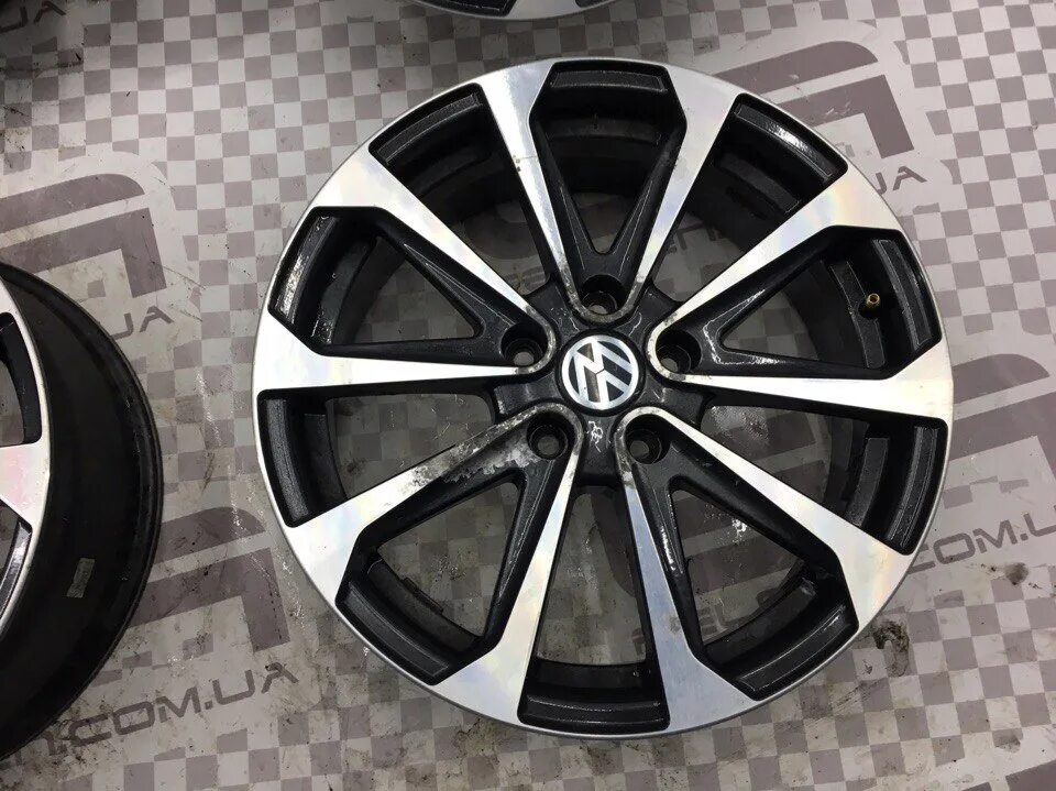 Диски vw r16. Диски r18 vw r-line sebring. Тоуран на дисках ауди. Диски vw tiguan r18 реплика. Диски фольксваген 5 112.