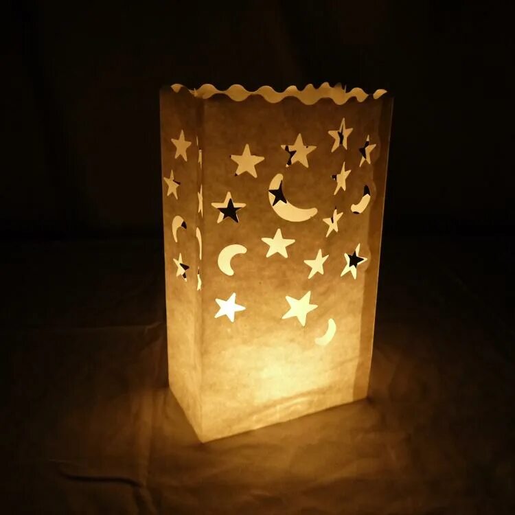 Ночник из картона. Ночник свечка. Ночной светильник из картона. Бумажный фонарик со свечкой.