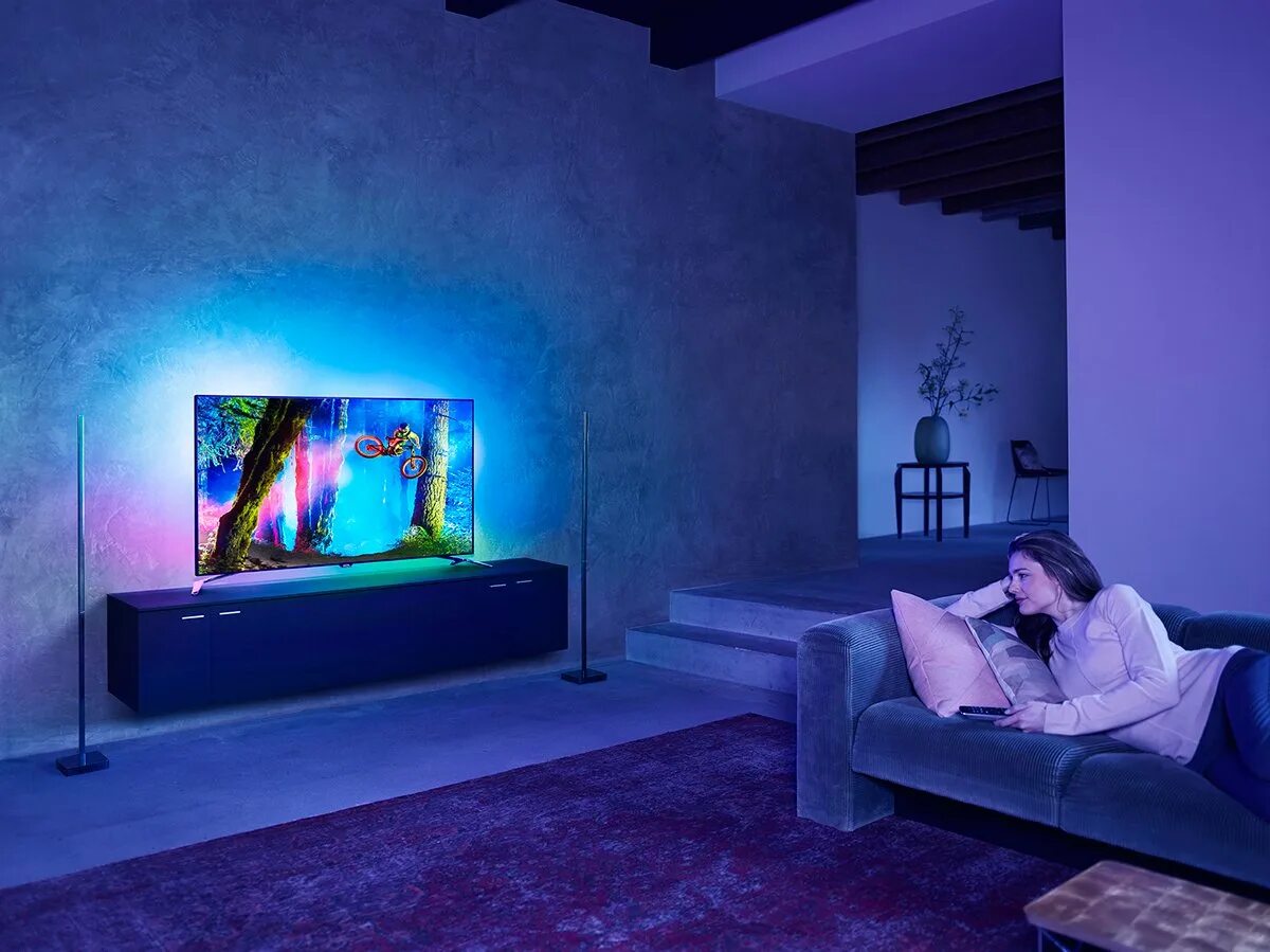 Philips 55pus8729 60. Philips Ambilight. Телевизор Philips Ambilight. Телевизор Филипс с подсветкой эмбилайт. Philips с подсветкой Ambilight.