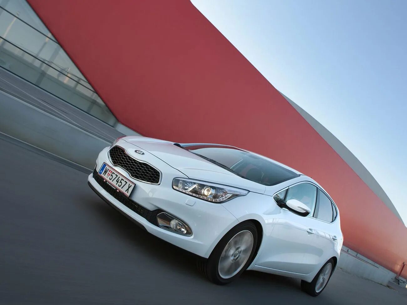 Kia Ceed седан 2012. Kia Ceed 2015. Kia Ceed седан 2015. Kia Ceed k3 седан. Киа машина страна