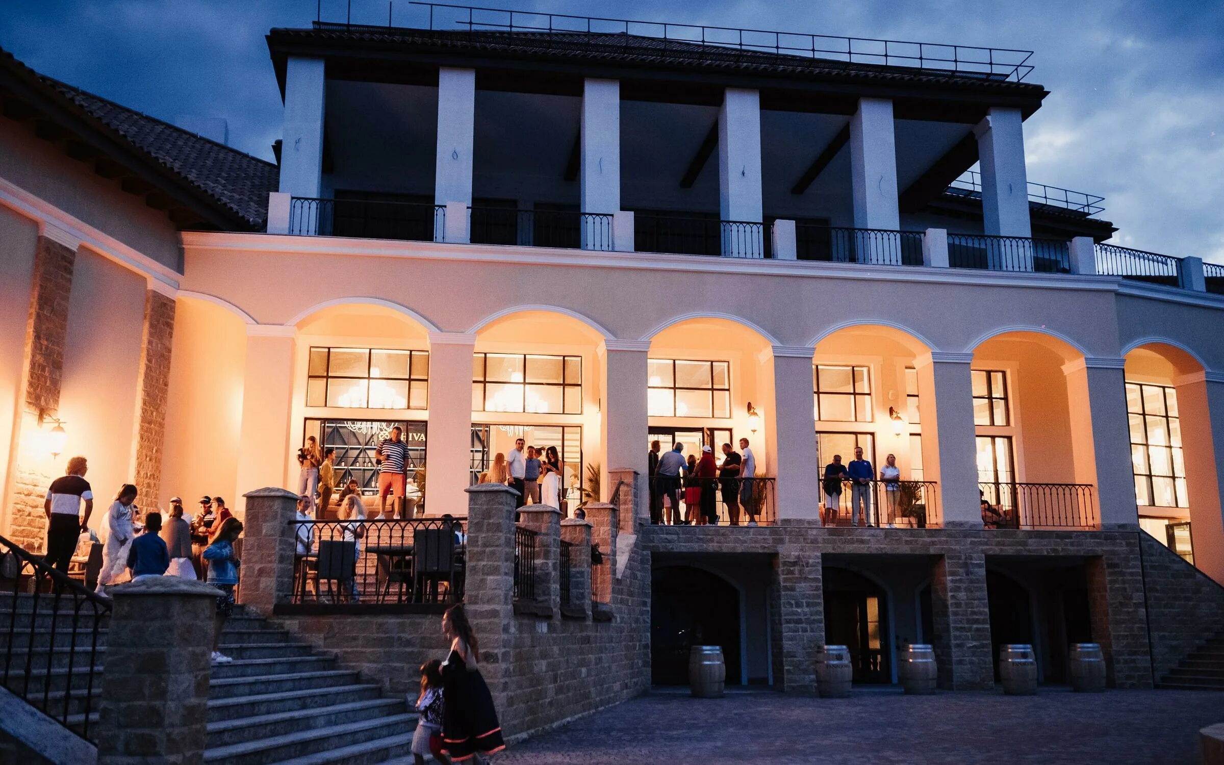 Клаб хаус. Бизнес клуб 500. Club house пограничная ул. Клуб хаус логотип. Club house пограничная ул.