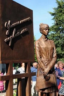 Памятники учителям в разных городах