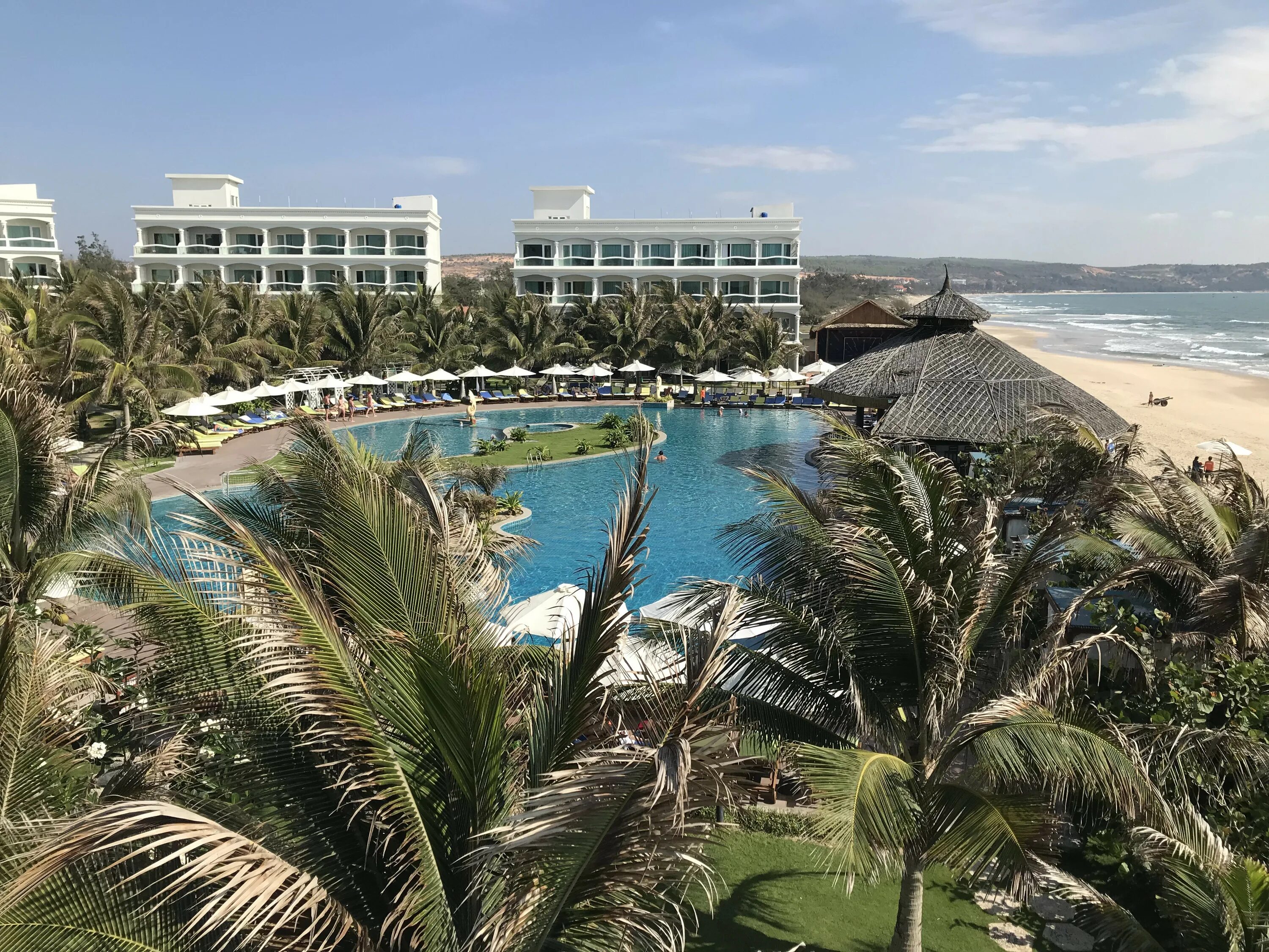 Sailing bay resort. Сайлент бей вьетнам. вьетнам муйне отель сайлинг бей. сайлент бей бич резорт вьетнам. bay beach resort 4.