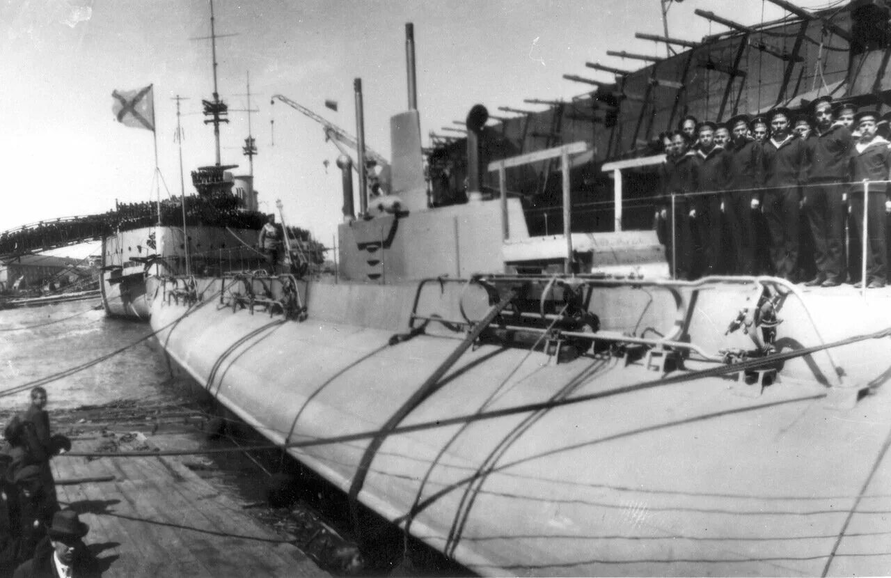 Подводная лодка нарвал. Подводная лодка Дельфин 1904. Подводные лодки Николая 2. Мировой подводный флот