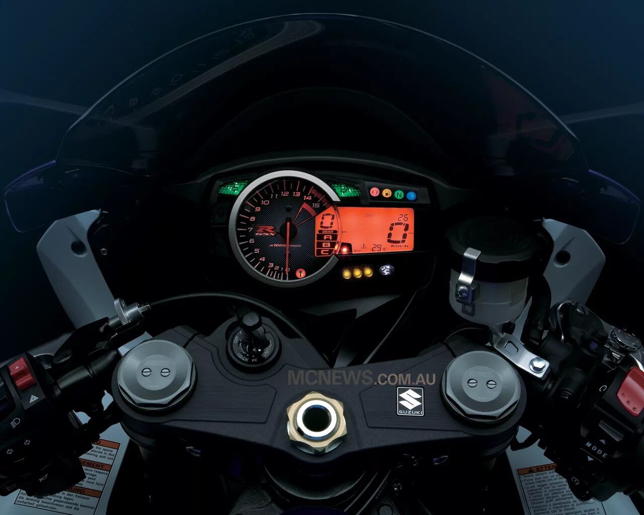 Мотоцикл включаться. Suzuki GSX S 1000 приборная панель. Suzuki GSXR 1000 спидометр. S1000rr приборная панель. Приборная панель Yamaha r1 2020.