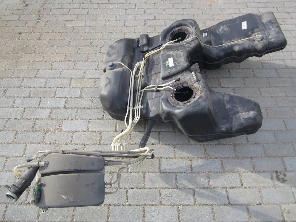 Бак порше кайен. Бензобак порше кайен. Топливный бак порше кайен 957 3. Порше кайен 1 топливный бак. Бак порше кайен.