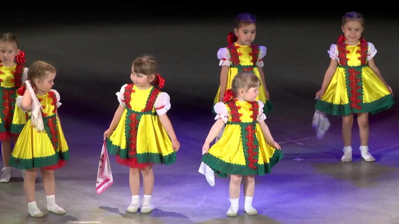 Бэби данс Уфа. Детский народный танец. Танцевальная группа средняя. Танец девочек русский народный средняя группа.