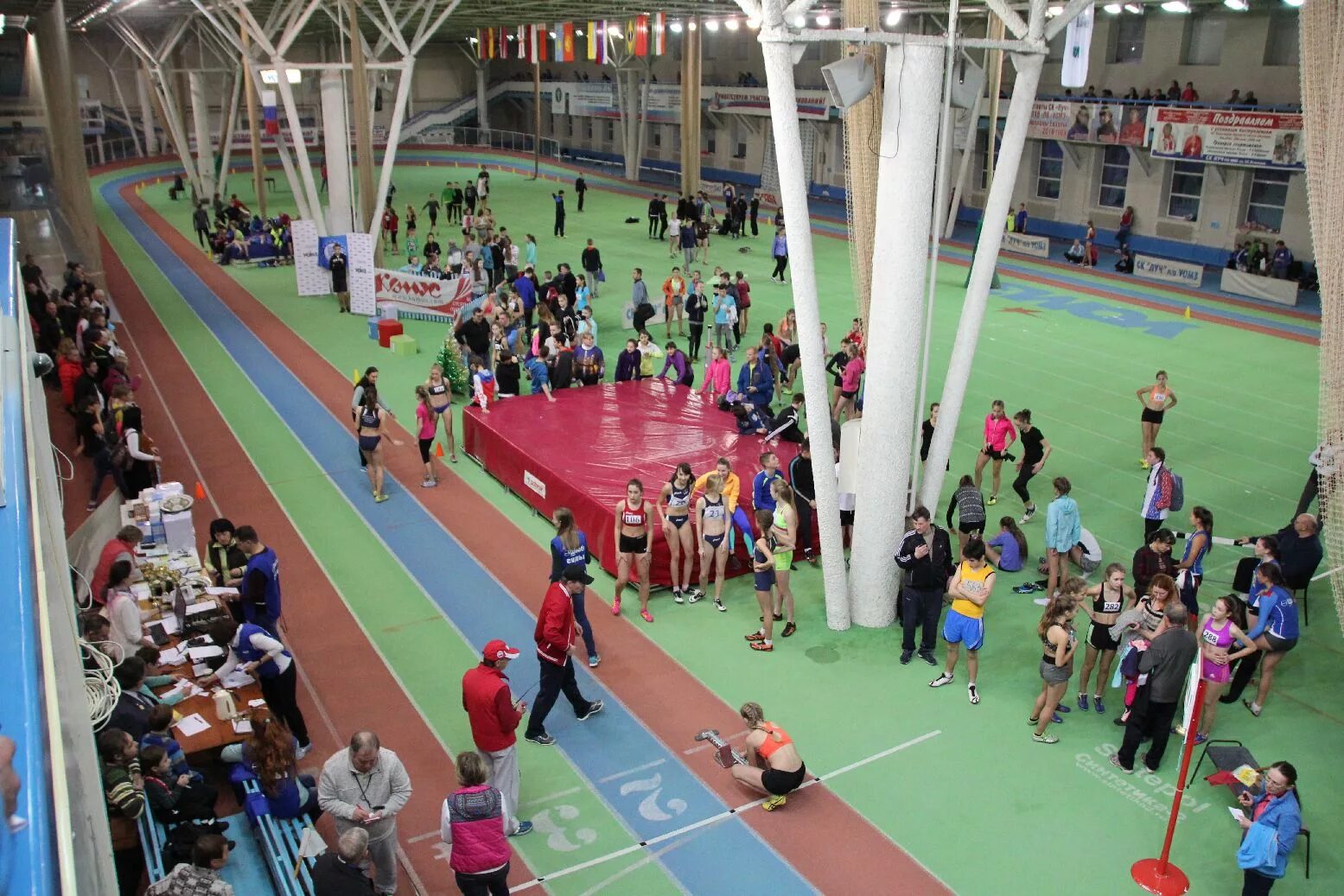 ск «луч» екатеринбург легкая атлетика. луч легкая атлетика екатеринбург. луч екатеринбург спортивный комплекс. ск луч екатеринбург. ск луч екатеринбург.