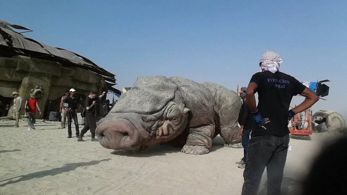 Называвшийся гигант. Нанукзавр арк. Огромные монстры в реальной жизни. Называвшийся гигант. Эттин днд арт.