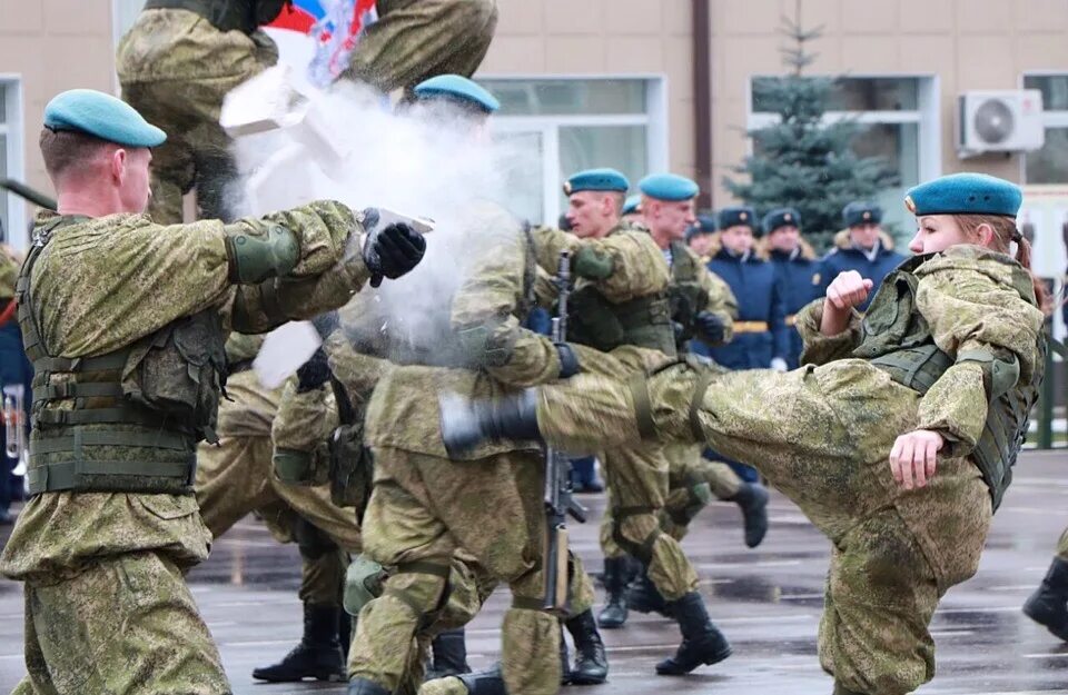 Военное ревю 14.03 2024. ВДВ Рязань РВВДКУ. Рязанское военное училище спецназ ВДВ. Спецназ ВДВ РВВДКУ. Спецназ ВДВ Рязань.