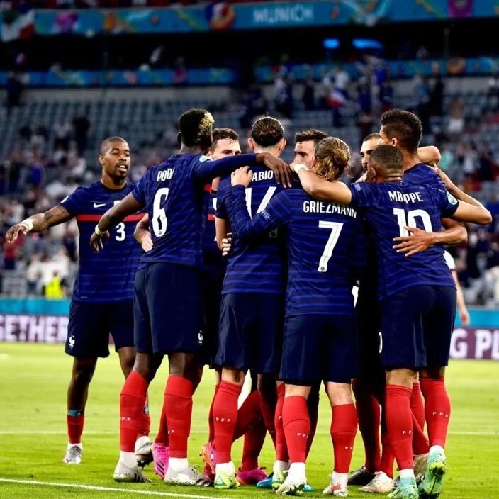 Результаты матчей франции. Австрия франция 1-1. Товарищеский матч по футболу. Мбаппе сборная франции. Роналду 2020 сборная лига наций.