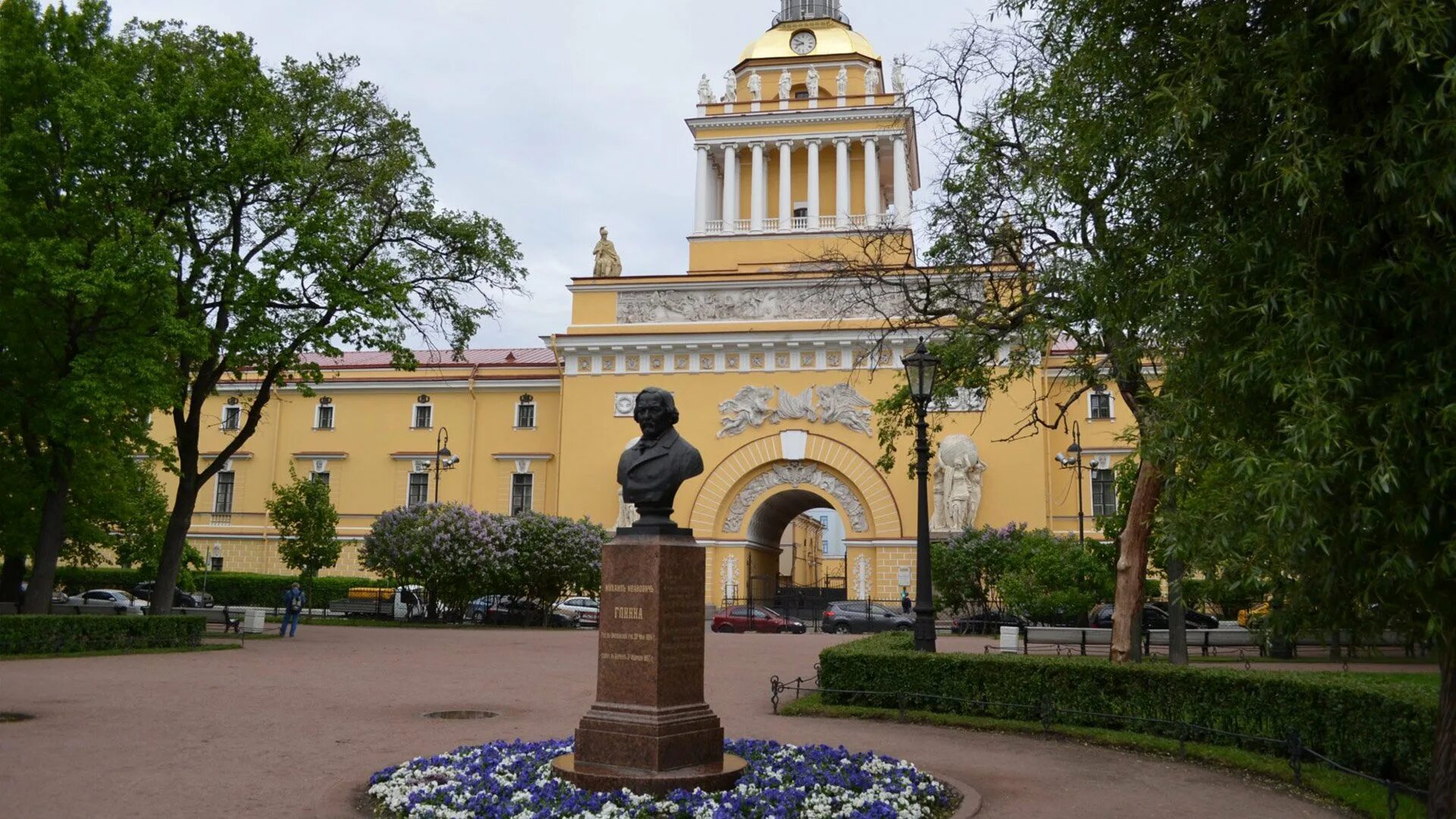 Александровский сад в санкт петербурге. Александровский сад и адмиралтейство. александровский парк адмиралтейство. спб александровский сад адмиралтейства. александровский сквер санкт-петербург.