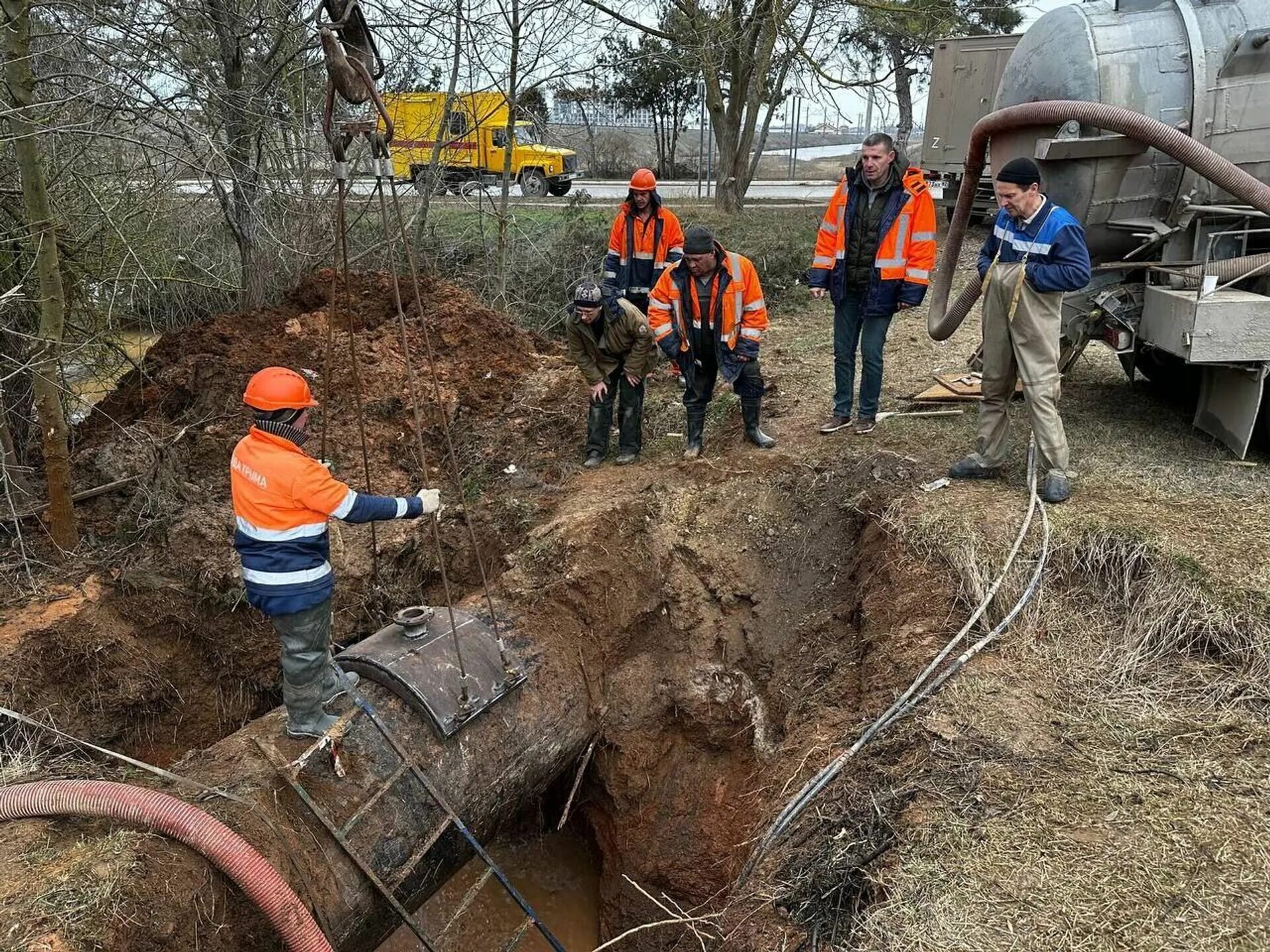 Водовод евпатория. Водовод дема. Водовод евпатория. Авария на водоводе. Евпаторийский водовод.