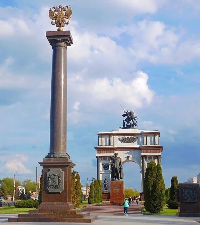 Стела «город воинской славы» (курск). Памятник славы курск. Стела воинской славы в курске. Мемориальный комплекс курская дуга курск. Стела воинской славы в курске.