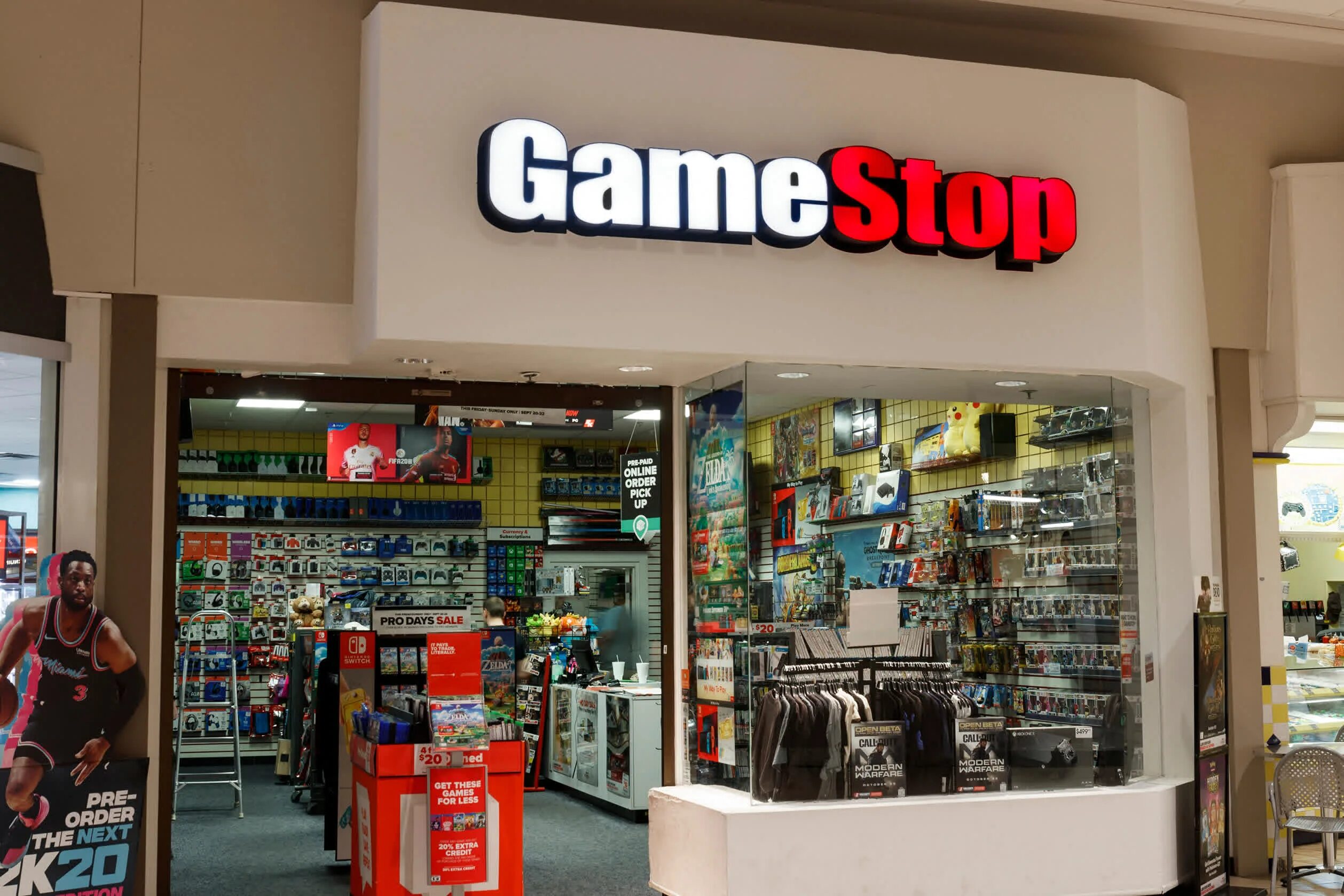 Game stop 2. Gamestop. gamestop магазин в россии. gamestop магазин в америке. gamestop games.