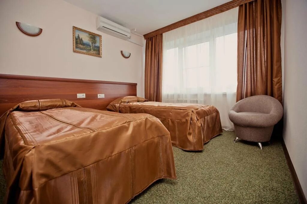 Гостиница центральная бийск. Отель бийск кристалл. Сайт гостиниц бийска. Сайт гостиниц бийска. Гостиница центральная бийск 2000 г.