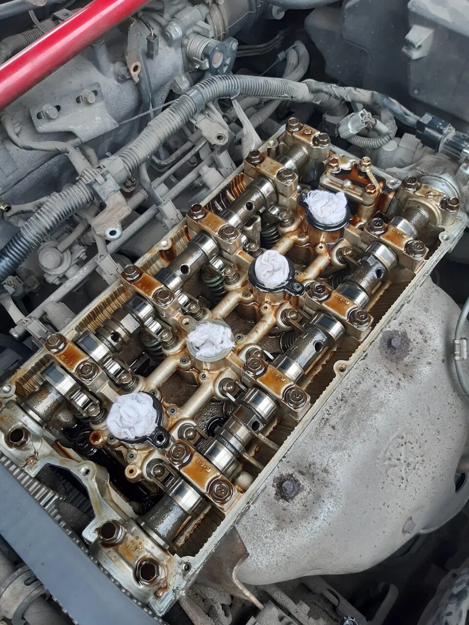 Силиконовая прокладка клапанной крышки mitsubishi. Замена клапанов лансер 10. 5 маслосъемные колпачки. Замена клапанов лансер 10. 5.