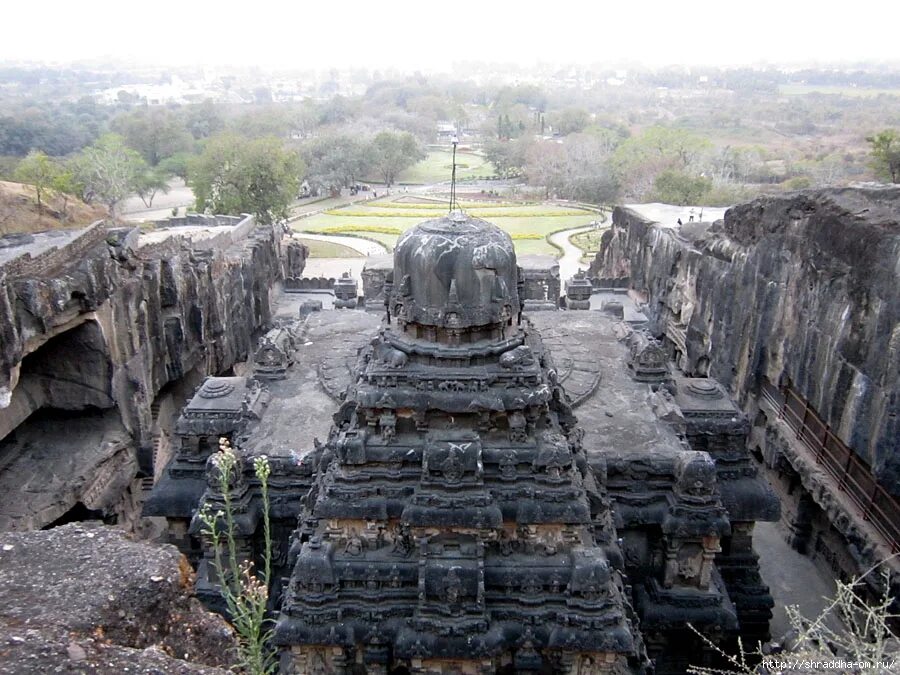 пещеры эллора махараштра. пещеры эллора махараштра. храм в эллоре, штат махарашрха. храм кайласанатха в эллоре индия. храмы эллоры в индии.