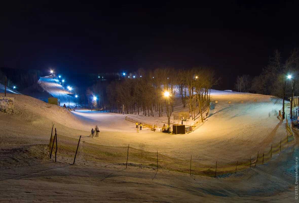 Вишневая гора горнолыжка. Вишнёвая гора саратов горнолыжка. Глк вишневая гора. Гора вишневая горнолыжный комплекс. Вишневая гора горнолыжка.