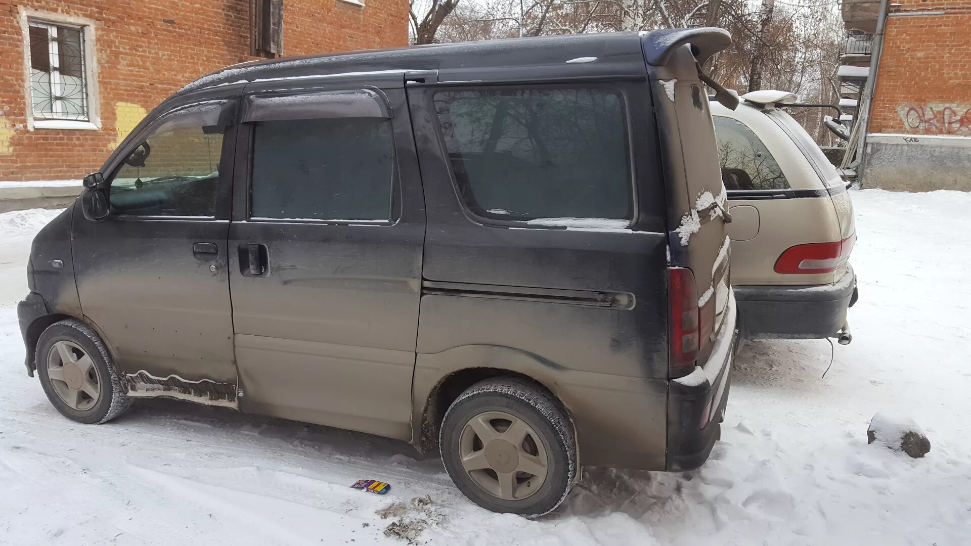 Дром ру воронежская. Тойота Спарки 4вд. Toyota Sparky салон. Тойота Спарки без обвеса. Тойота Спарки салон.