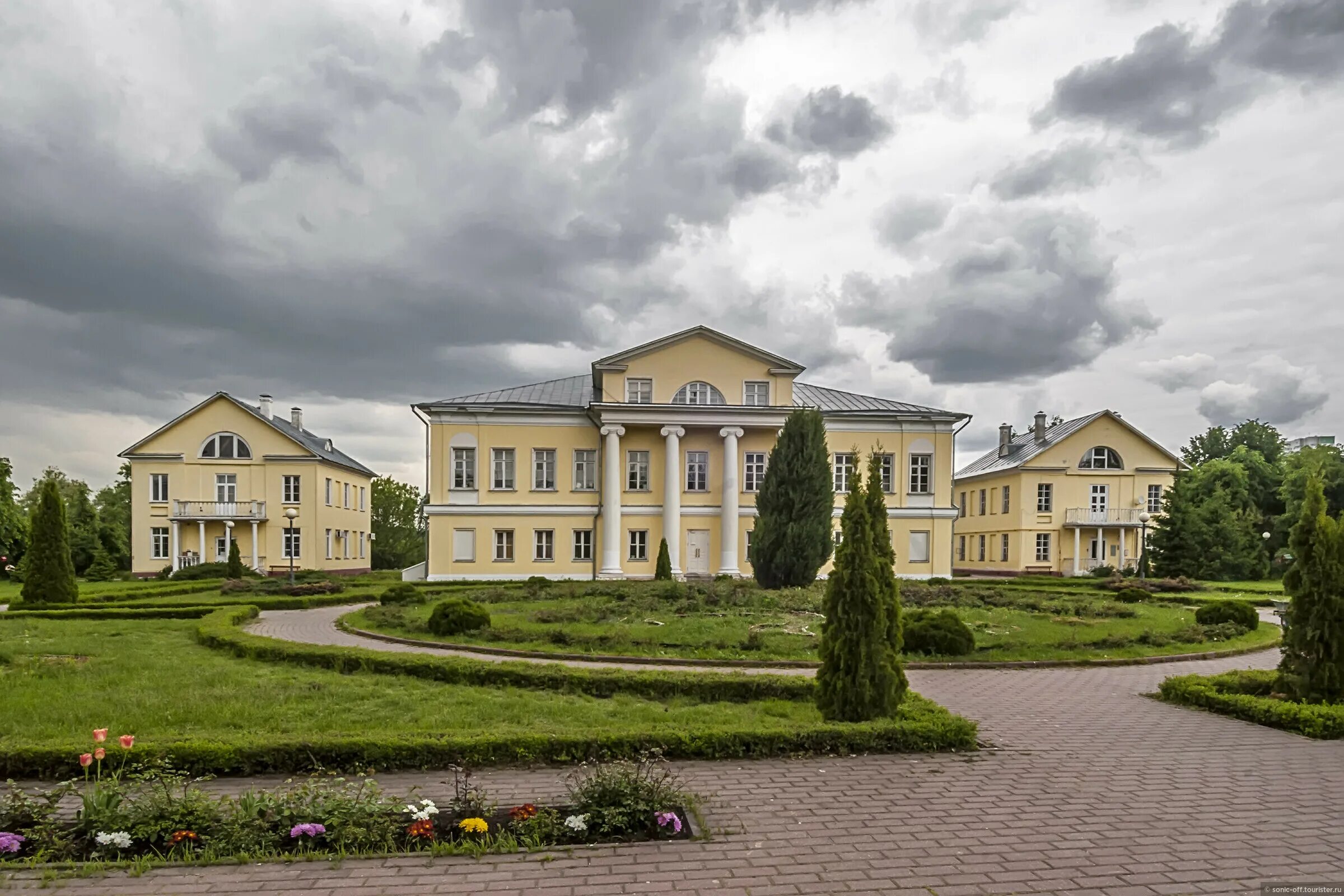 Дворянская усадьба усадьба. Дворянские усадьбы Москвы. Усадьба Свиблово. Дворец Потемкина Ленинградская обл. Усадьбы под москвой