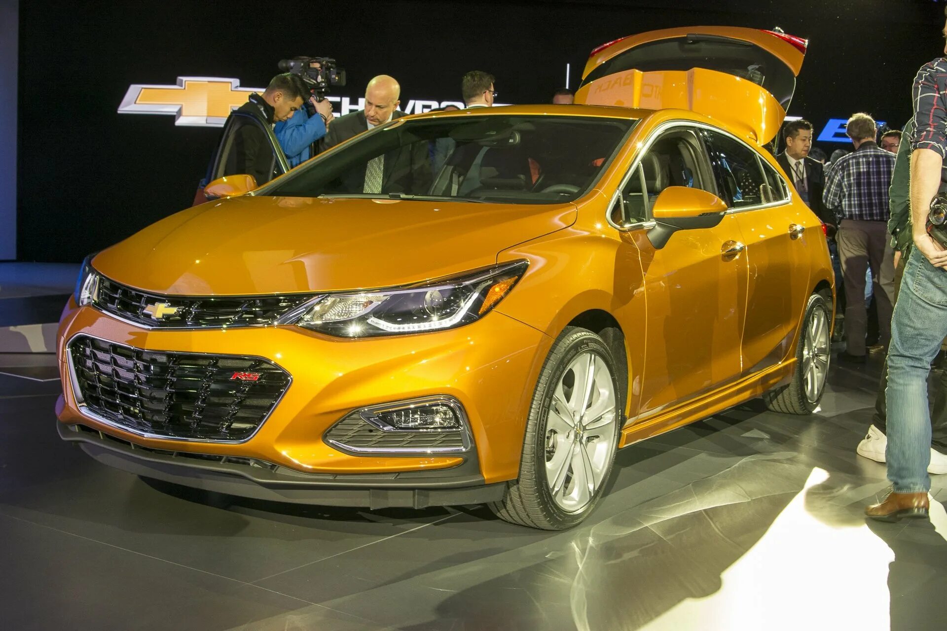 Chevrolet cruze 2018. Chevrolet cruze 2017 седан. Шевроле круз 2016. Chevrolet cruze 2016 седан. Новый кузов круз.