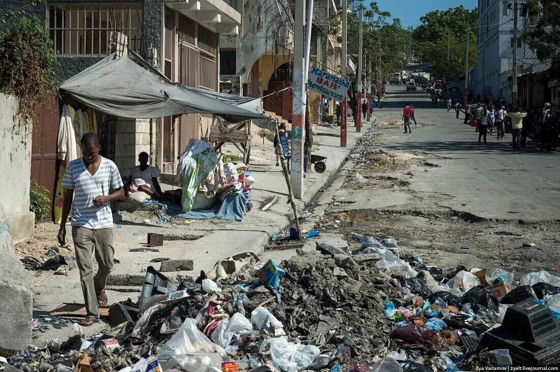 На гаити едят людей. Порт-о-Пренс Гаити. Район Сите-солей, порт-о-Пренс, Гаити. Республика Гаити трущобы. Гаити фавелы.