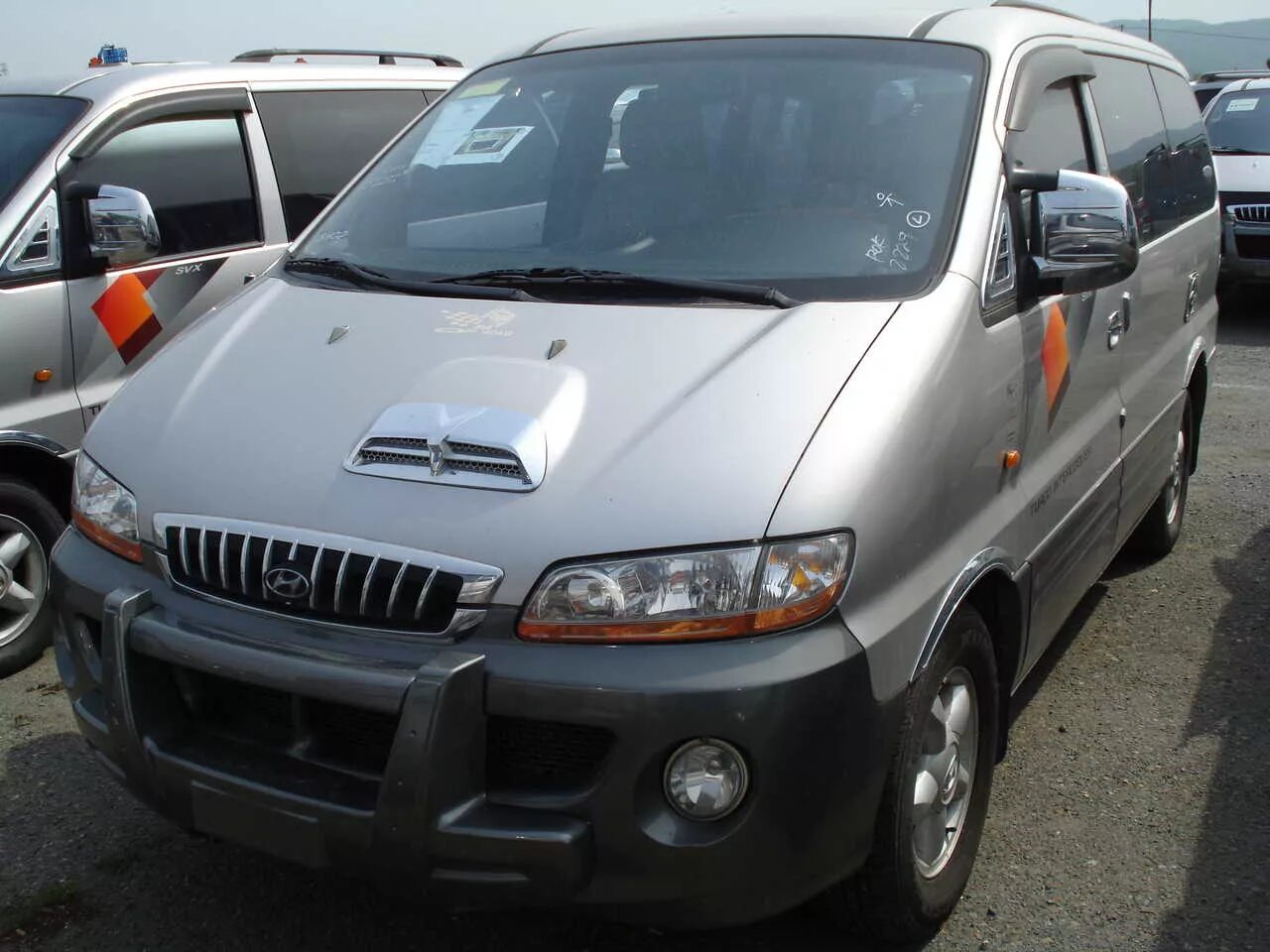 Хендай сомон тч душанбе. Старекс h1 2001. Хендай Старекс 2001. Hyundai h1 2001. Hyundai Starex 1998 Душанбе.