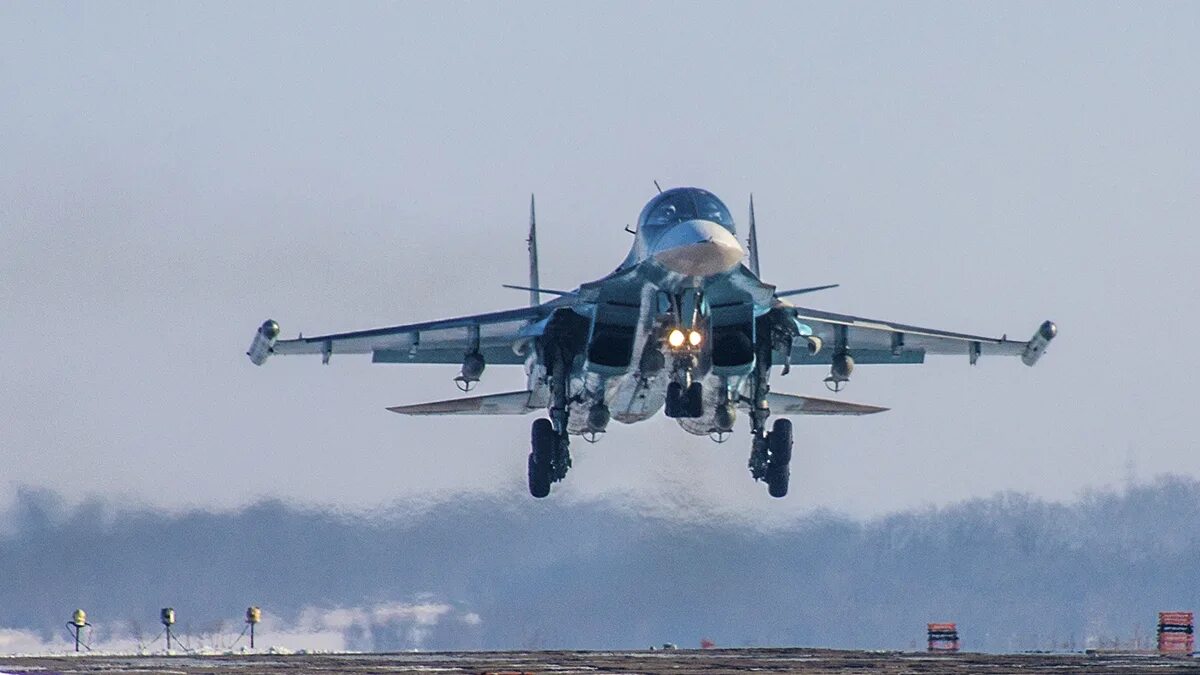 Истребитель-бомбардировщик су-34. Су-34 бомбардировщик вооружение. Контейнер сыч су-34. Фронтовая армейская авиация. Су-34 бомбардировщик.