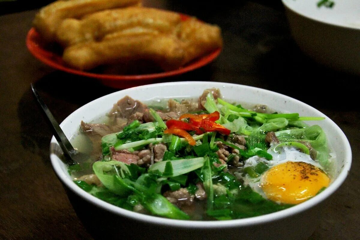 Pho bo ha noi. Нем Вьетнамская кухня. Hà nôi quán ФО бо. ФОБО Ханой стрит.