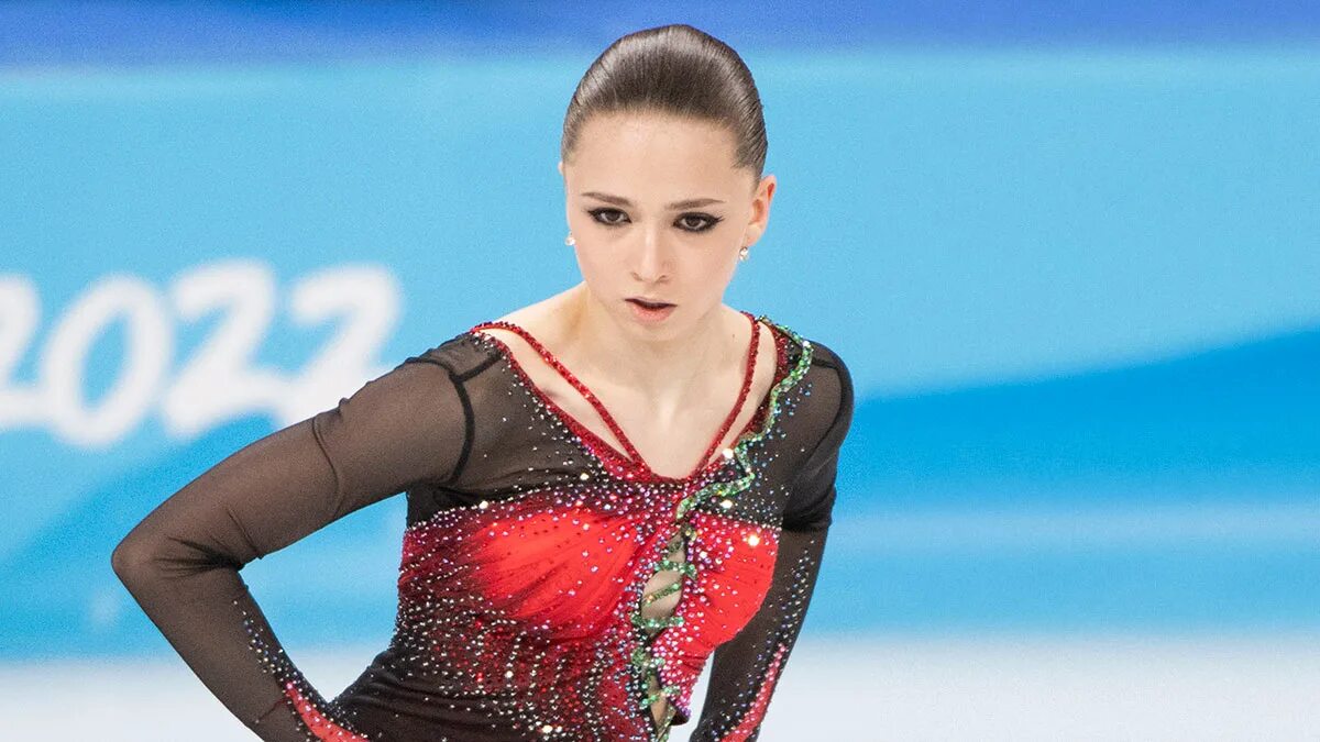Камила валиева фигуристка. Тренер валиевой камилы. Камила валиева показательные. Тренеры камилы валиевой. Тренер камиллы валиевой.