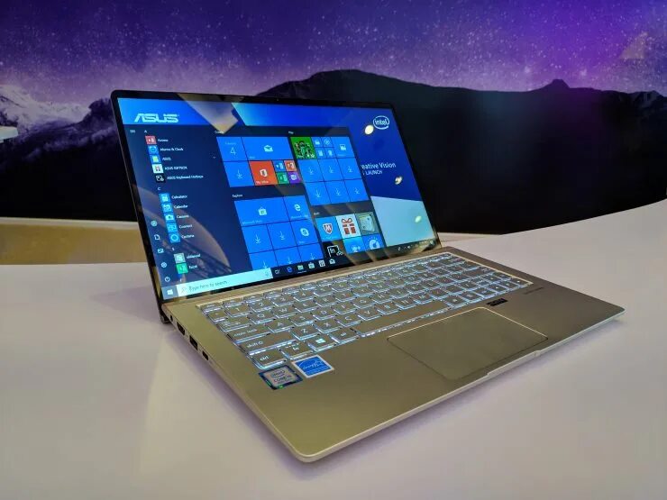 Ноутбук 17 рейтинг. Laptop ASUS ZENBOOK 17 Fold. ZENBOOK 2022. ASUS ZENBOOK 17 Fold OLED. Ux333fa.