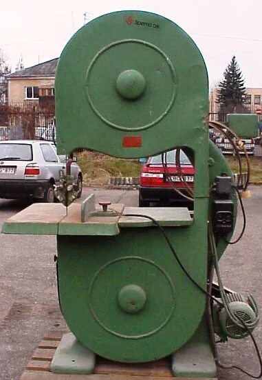 По дереву б у ленточный. Ленточный станок zitrek. ленточнопильный станок ссср по дереву. ленточная пила ссср. ленточнопильный станок по дереву советский.